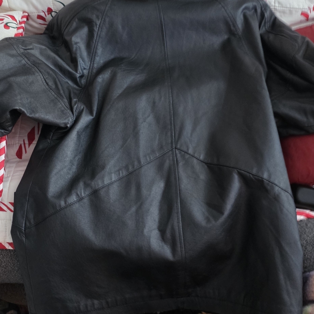 Women's Black 100% Leather Coat with Faux Fur Collar - Picture 4 of 8
